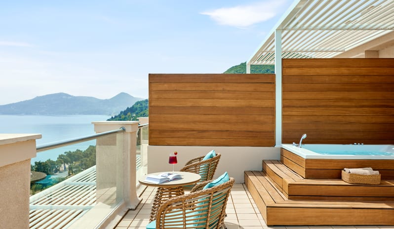 MarBella_Junior Suite Grand Terrace Whirlpool SV (4)